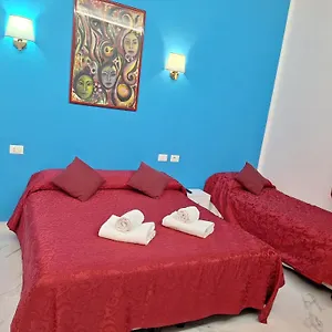 Relax On 247 Hostel